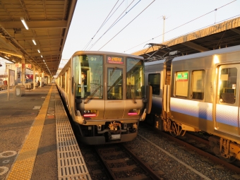 JR西日本223系電車 クハ222形（T’c） クハ222-2518 鉄道フォト・写真 by kinokuniさん 和泉砂川駅：2019年04月20日17時ごろ