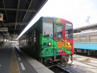 JR四国 キハ32形 キハ32-4 鉄道フォト・写真 by kinokuniさん 宇和島駅：2023年05月20日12時ごろ