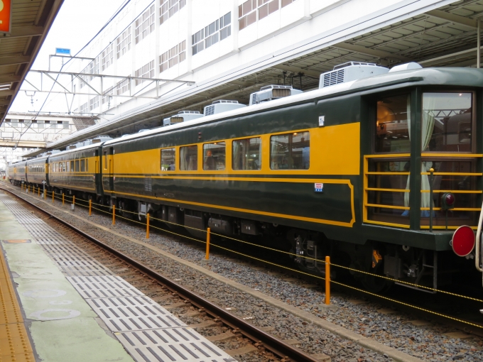 JR西日本 国鉄14系客車 サロンカーなにわ スロフ14 703 和歌山駅 (JR