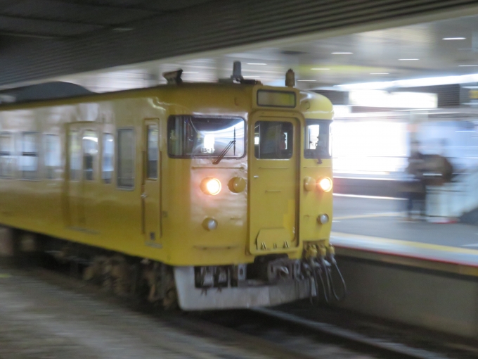 JR西日本 クハ111-2113 (111系) 車両ガイド | レイルラボ(RailLab)
