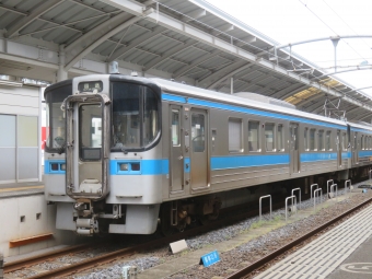 JR四国 7100形(Tc) 7101 鉄道フォト・写真 by kinokuniさん 高松駅 (香川県)：2024年05月06日14時ごろ