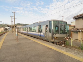 JR西日本 クハ222形 クハ222-2508 鉄道フォト・写真 by kinokuniさん 初島駅：2020年10月18日15時ごろ