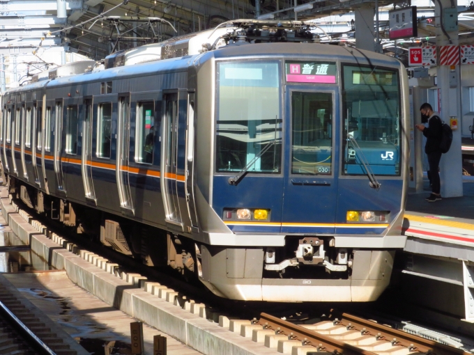 JR西日本 クモハ321形 クモハ321-30 鉄道フォト・写真 by kinokuniさん 鴫野駅 (JR)：2020年11月03日09時ごろ