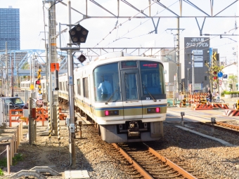 JR西日本 クハ221形 クハ221-33 鉄道フォト・写真 by kinokuniさん 八尾駅：2020年11月03日13時ごろ