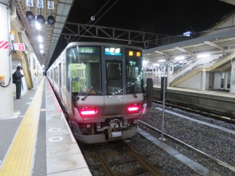 JR西日本 クハ222形 クハ222-2517 鉄道フォト・写真 by kinokuniさん 和歌山駅 (JR)：2019年03月10日19時ごろ