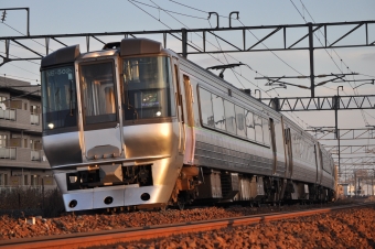 JR北海道 すずらん(特急) 鉄道フォト・写真 by mr.golfさん ：2023年12月06日15時ごろ