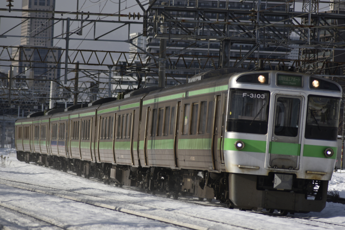 JR北海道721系電車 区間快速エアポート クハ721-3103 苗穂ストレート