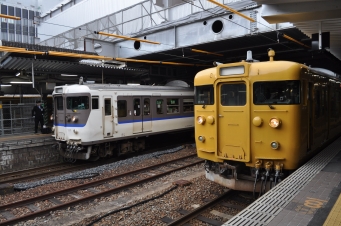 JR西日本 クハ111形 クハ111-2117 鉄道フォト・写真 by koreanrailfanさん 広島駅：2016年02月14日15時ごろ