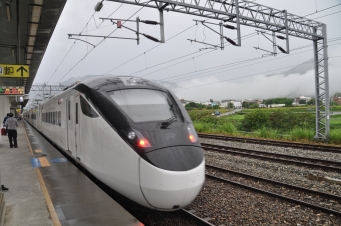 台湾鉄路管理局 EMU3000型 自強（3000） 鉄道フォト・写真 by koreanrailfanさん ：2023年06月12日11時ごろ