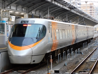 JR四国8000系電車 鉄道フォト・写真 by Ome  Rapidさん 高松駅 (香川県)：2021年03月09日07時ごろ