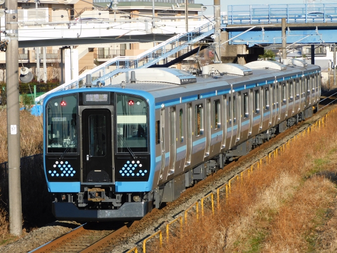 JR東日本E131系電車 鉄道フォト・写真 by Ome  Rapidさん 入谷駅 (神奈川県)：2021年12月19日08時ごろ