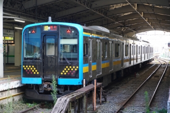 JR東日本E131系電車 鉄道フォト・写真 by Ome  Rapidさん 鶴見駅：2021年01月01日22時ごろ