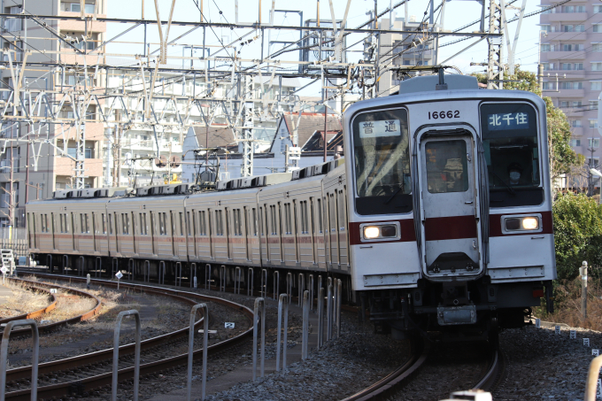 ととのめ 東武鉄道 16662 (東武10000系) 車両ガイド | レイルラボ(RailLab)