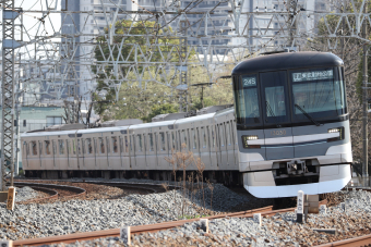 東京メトロ 13030 (東京メトロ13000系) 車両ガイド | レイルラボ