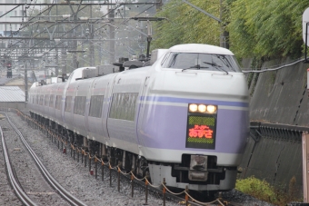 JR東日本E351系電車 スーパーあずさ 鉄道フォト・写真 by ドン・マーシーさん 金手駅：2013年10月20日09時ごろ