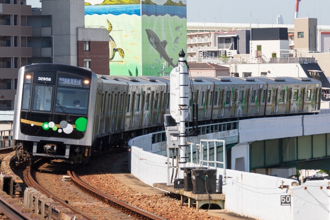 大阪メトロ 大阪市交通局30000系電車 32958 朝潮橋駅 鉄道フォト・写真 