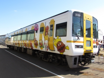 JR四国 2100形 2107 鉄道フォト・写真 by shikoku_masaさん ：2015年10月25日12時ごろ