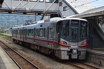 JR西日本 クモハ521形 クモハ521-111 鉄道フォト・写真 by 香⠀⠀さん 七尾駅 (JR)：2021年06月12日11時ごろ