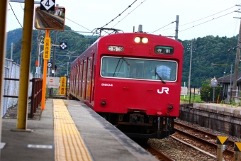 JR西日本 103系電車 クモハ103形(Mc) 鉄道フォト・写真 by hd乗りさん 鶴居駅：2019年07月27日09時ごろ