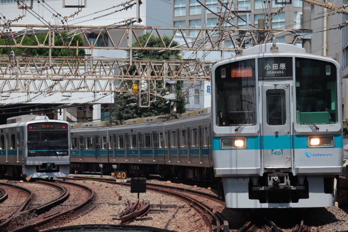 鉄道フォト・写真：小田急電鉄 小田急1000形電車 1451 南新宿駅 鉄道フォト・写真 by Nichikaさん - 撮影日 2020/08/03 12:45