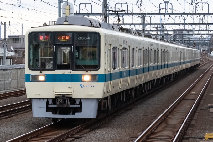 小田急電鉄 小田急8000形電車 8554 千歳船橋駅 鉄道フォト・写真 by