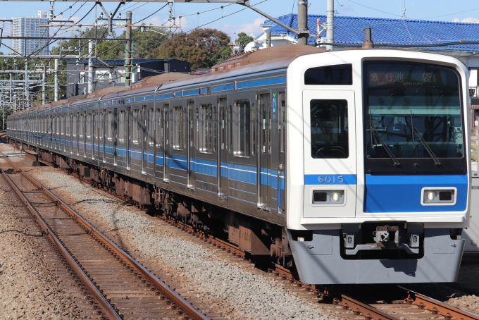 西武鉄道 西武6000系電車 6015 秋津駅 鉄道フォト・写真 by