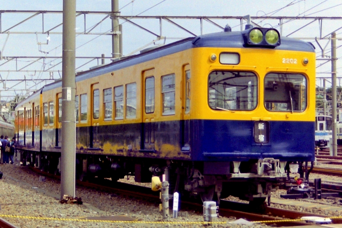 鉄道フォト・写真：小田急電鉄 小田急2200形 2202 海老名駅 (小田急) 鉄道フォト・写真 by ちっとろむさん - 撮影日 2001/10/08 22:36