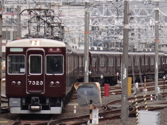 阪急電鉄 阪急7300形(Mc) 7323 鉄道フォト・写真 by Ruka❅*⋆̩さん 正雀駅：2022年02月15日11時ごろ