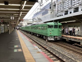 JR西日本 クハ111形 クハ111-7704 鉄道フォト・写真 by てばどめさん 京都駅 (JR)：2021年08月23日08時ごろ