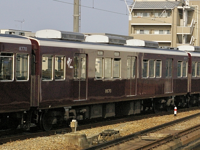 レイルロード　阪急電鉄 阪急電鉄 8670 (阪急8000系) 車両ガイド | レイルラボ(RailLab)