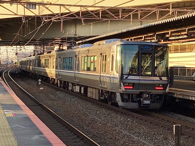 鉄道フォト・写真：JR西日本223系電車 クモハ223-2051 西明石駅 鉄道フォト・写真 by てばどめさん - 撮影日 2022/10/20 16:44