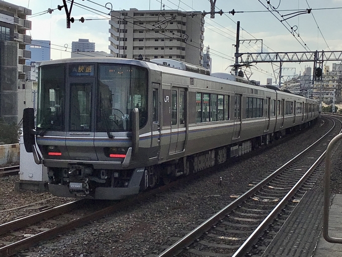 鉄道フォト・写真：JR西日本223系電車 クモハ223-2096 元町駅 (兵庫県|JR) 鉄道フォト・写真 by てばどめさん - 撮影日 2022/12/16 12:52