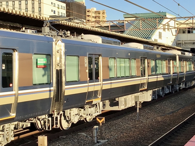 JR西日本 モハ225形 モハ225-130 鉄道フォト・写真 by てばどめさん 西明石駅：2022年10月20日16時ごろ