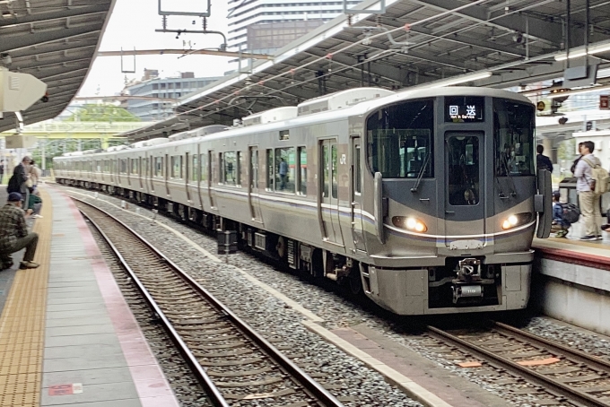 鉄道フォト・写真：JR西日本225系電車 クモハ225-119 新大阪駅 (JR) 鉄道フォト・写真 by てばどめさん - 撮影日 2023/10/08 08:23