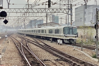 JR西日本 クハ221形 クハ221-4 鉄道フォト・写真 by てばどめさん 尼崎駅 (JR)：2023年04月20日07時ごろ