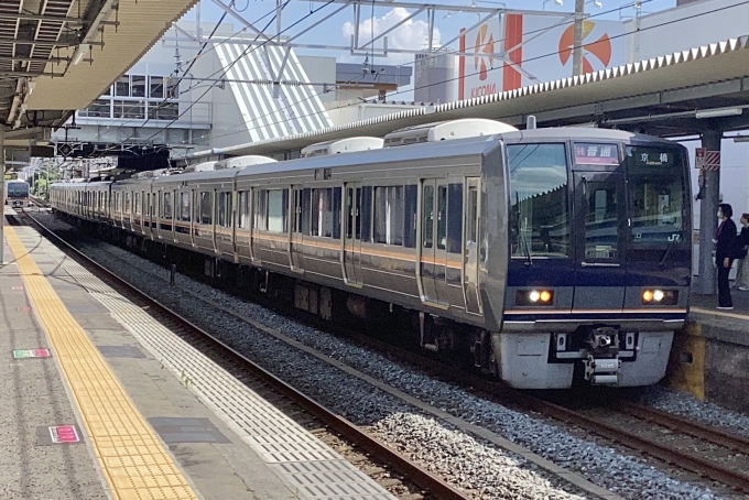 鉄道フォト・写真：JR西日本207系電車 クハ206-1015 野崎駅 (大阪府) 鉄道フォト・写真 by てばどめさん - 撮影日 2023/07/26 09:20