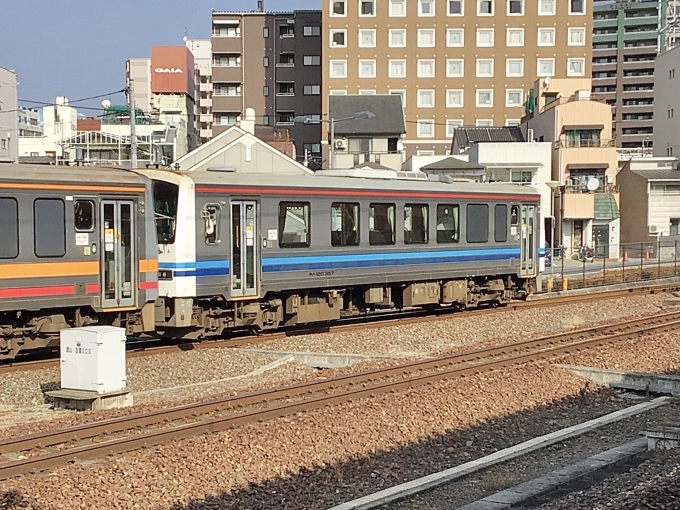 鉄道フォト・写真：JR西日本キハ120形気動車 キハ120-357 岡山駅 鉄道フォト・写真 by てばどめさん - 撮影日 2023/01/09 10:44