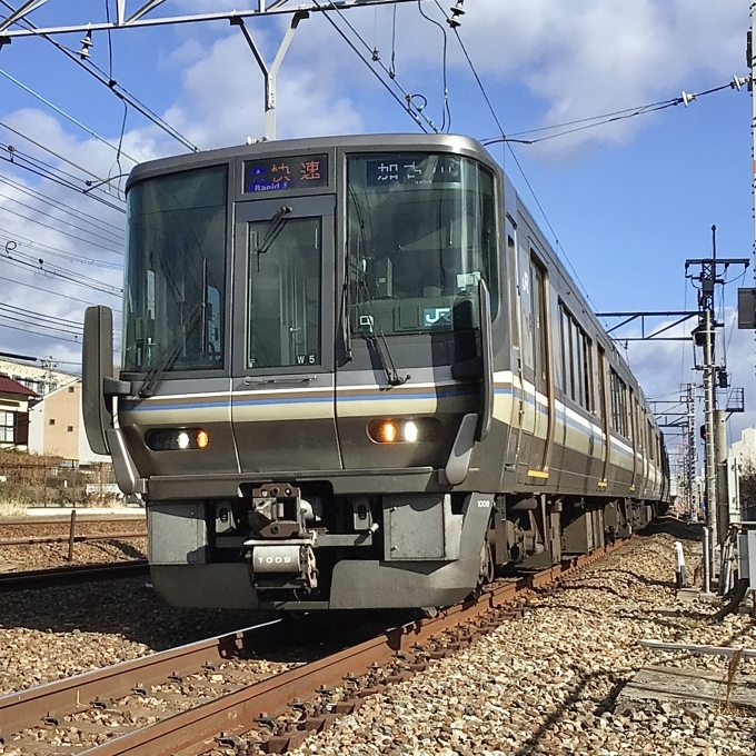 鉄道フォト・写真：JR西日本223系電車 クハ222-1009 須磨海浜公園駅 鉄道フォト・写真 by てばどめさん - 撮影日 2023/01/10 12:02