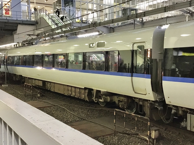 鉄道フォト・写真：JR西日本 683系電車 サハ682-8 大阪駅 鉄道フォト・写真 by てばどめさん - 撮影日 2023/01/02 17:03