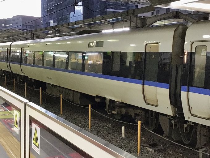 鉄道フォト・写真：JR西日本 683系電車 サハ683-306 大阪駅 鉄道フォト・写真 by てばどめさん - 撮影日 2023/01/02 17:08