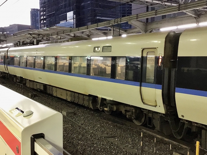 鉄道フォト・写真：JR西日本 683系電車 サハ682-11 大阪駅 鉄道フォト・写真 by てばどめさん - 撮影日 2023/01/02 17:12