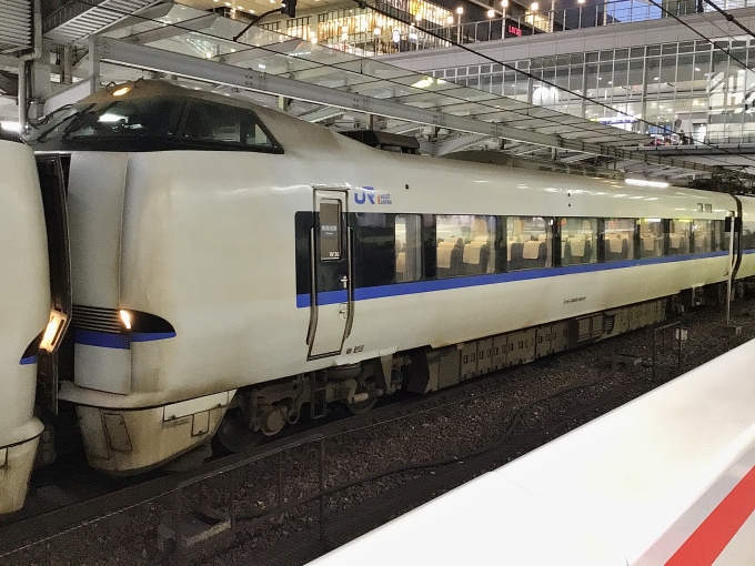 鉄道フォト・写真：JR西日本 683系電車 クモハ683-1506 大阪駅 鉄道フォト・写真 by てばどめさん - 撮影日 2023/01/02 17:12