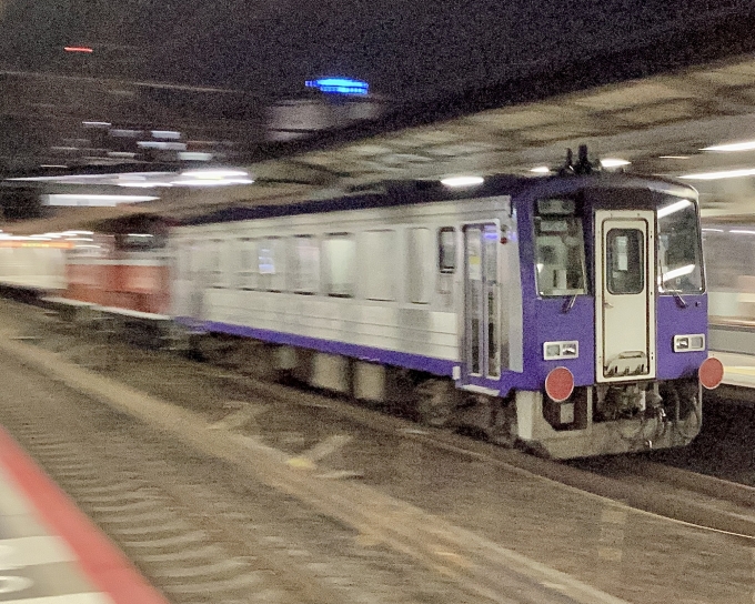 鉄道フォト・写真：JR西日本キハ120形気動車 キハ120-15 西明石駅 鉄道フォト・写真 by てばどめ@プロフをお読み下さいさん - 撮影日 2023/08/02 21:17