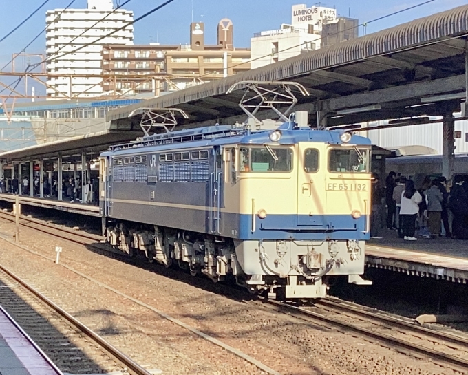 鉄道フォト・写真：JR西日本 国鉄EF65形電気機関車 EF65 1132 西明石駅 鉄道フォト・写真 by てばどめ@プロフをお読み下さいさん - 撮影日 2023/11/29 08:49