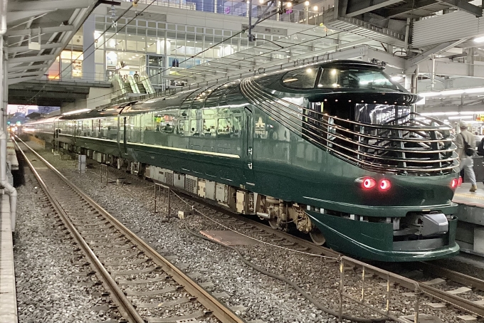 鉄道フォト・写真：JR西日本87系気動車 キイテ87-1 大阪駅 鉄道フォト・写真 by てばどめ@プロフをお読み下さいさん - 撮影日 2023/10/17 17:32