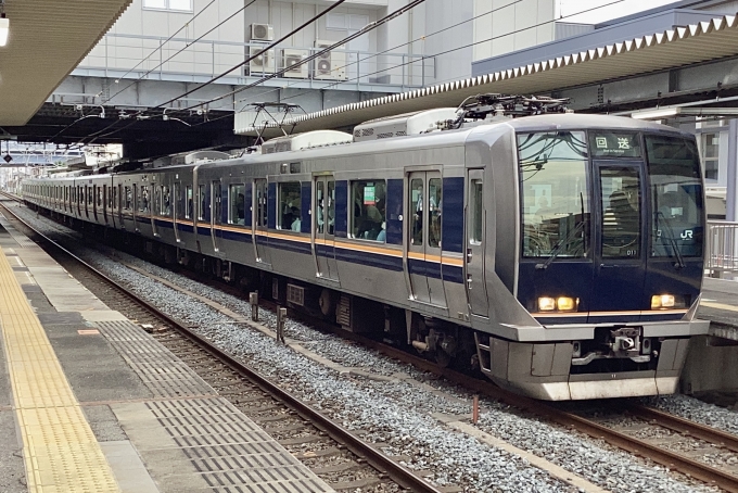 鉄道フォト・写真：JR西日本321系電車 クモハ321-11 野崎駅 (大阪府) 鉄道フォト・写真 by てばどめさん - 撮影日 2023/06/05 18:05