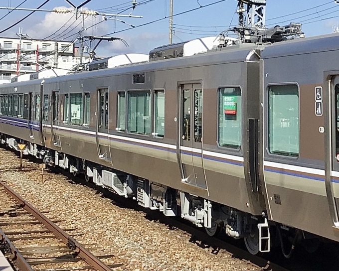 鉄道フォト・写真：JR西日本225系電車 モハ225-136 大久保駅 (兵庫県) 鉄道フォト・写真 by てばどめさん - 撮影日 2023/01/30 11:03