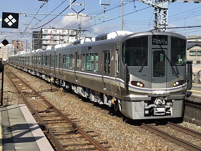 鉄道フォト・写真：JR西日本225系電車 クモハ225-129 大久保駅 (兵庫県) 鉄道フォト・写真 by てばどめさん - 撮影日 2023/01/30 11:03