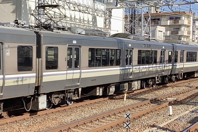 鉄道フォト・写真：JR西日本223系電車 モハ222-3032 須磨駅 鉄道フォト・写真 by てばどめさん - 撮影日 2023/12/28 12:02