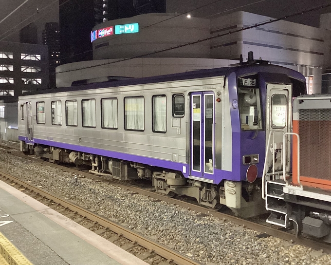 鉄道フォト・写真：JR西日本キハ120形気動車 キハ120-302 西宮駅 (JR) 鉄道フォト・写真 by てばどめさん - 撮影日 2024/01/17 19:49